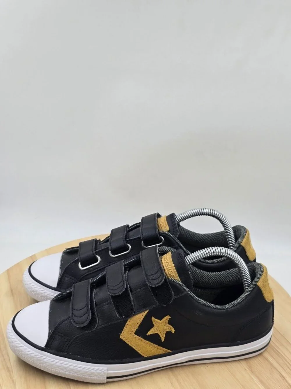 Converse Star Player 3V OX sneakers  Junior Boys sz 6